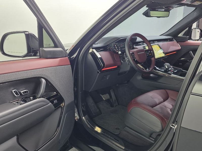 2025 Land Rover Range Rover Sport P400 AB photo 11