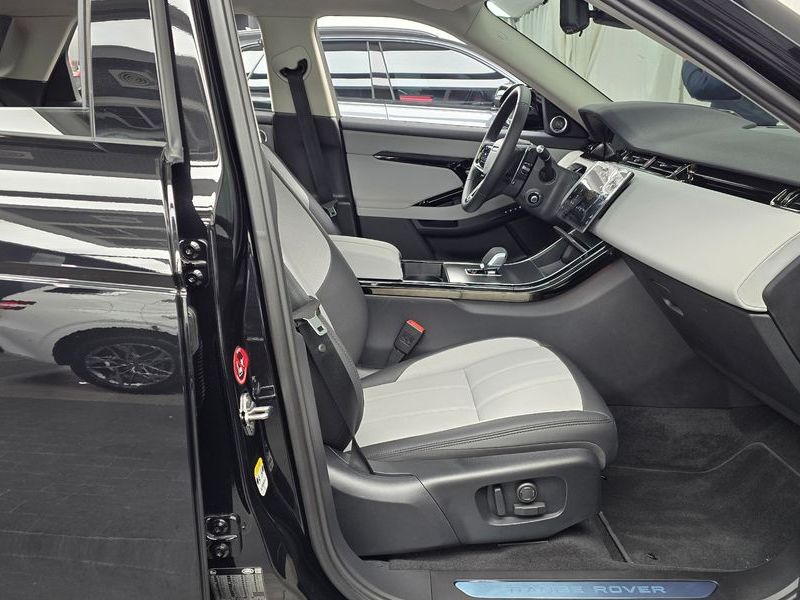 2025 Land Rover Range Rover Evoque P250 Dynamic SE photo 11