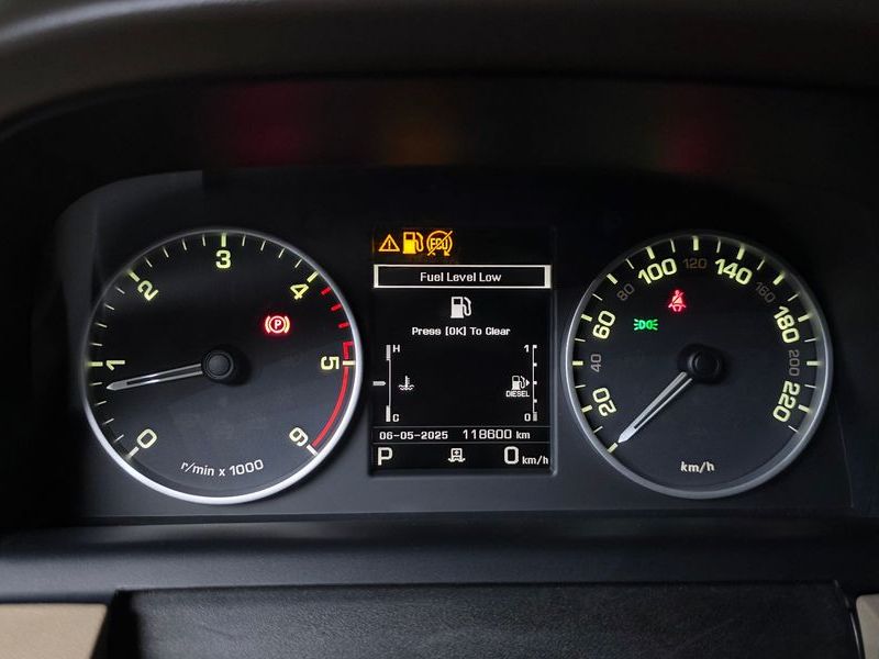 2016 Land Rover Discovery 3.0 SDV6 HSE photo 8