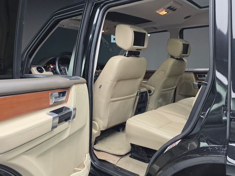 2016 Land Rover Discovery 3.0 SDV6 HSE photo 16
