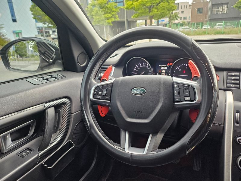 2016 Land Rover Discovery Sport 2.0 TD4 HSE Luxury photo 18