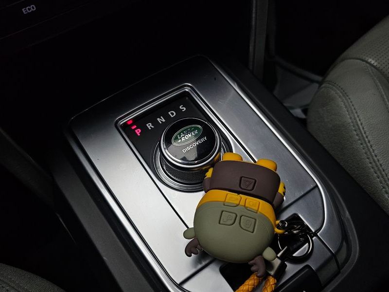 2016 Land Rover Discovery Sport 2.0 TD4 SE photo 9