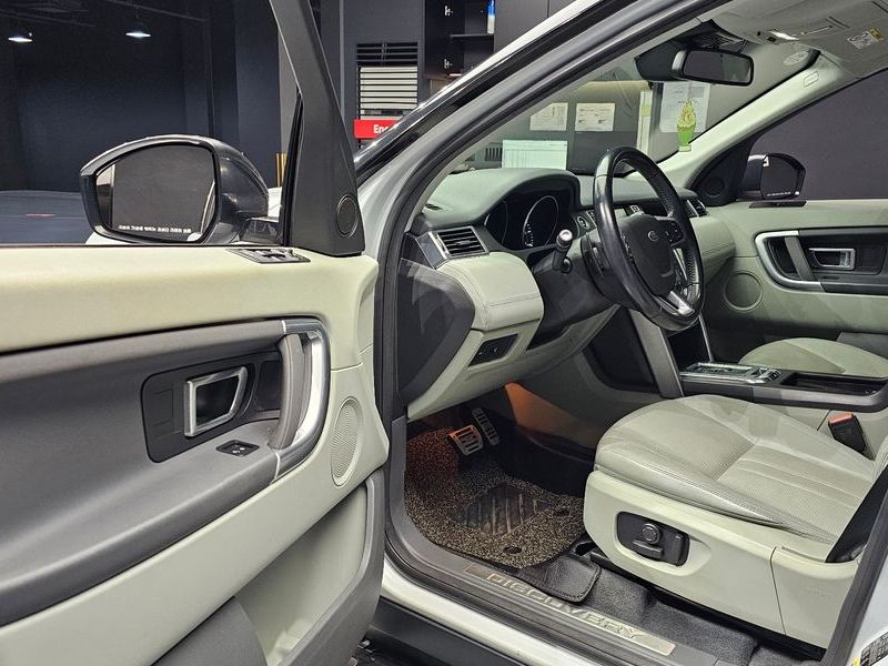2016 Land Rover Discovery Sport 2.0 TD4 SE photo 11