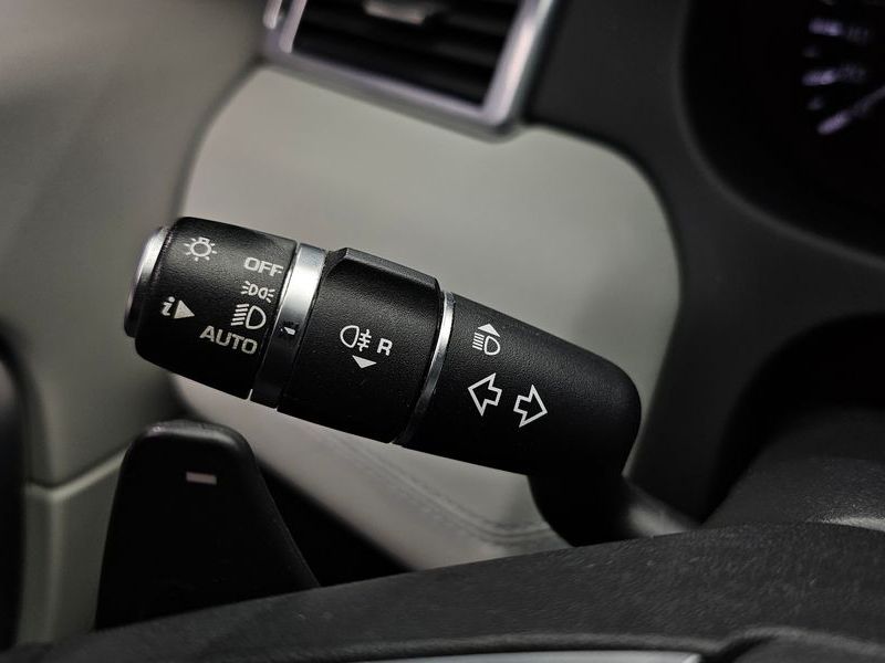 2016 Land Rover Discovery Sport 2.0 TD4 SE photo 17