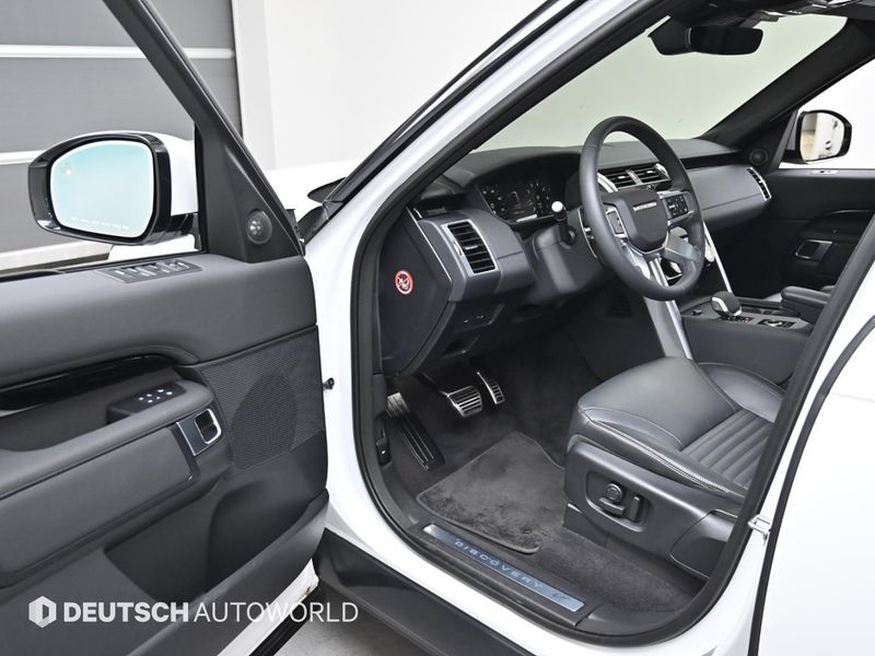 2025 Land Rover Discovery 2.0 P300 S photo 11