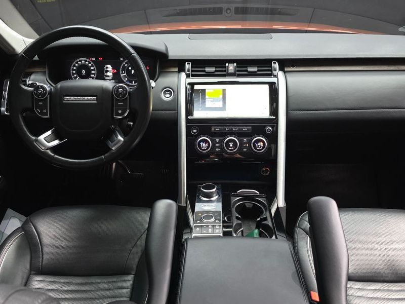 2018 Land Rover Discovery 3.0 TD6 HSE Luxury photo 7
