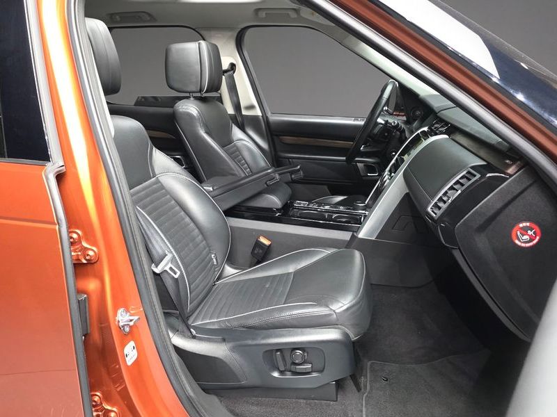 2018 Land Rover Discovery 3.0 TD6 HSE Luxury photo 11