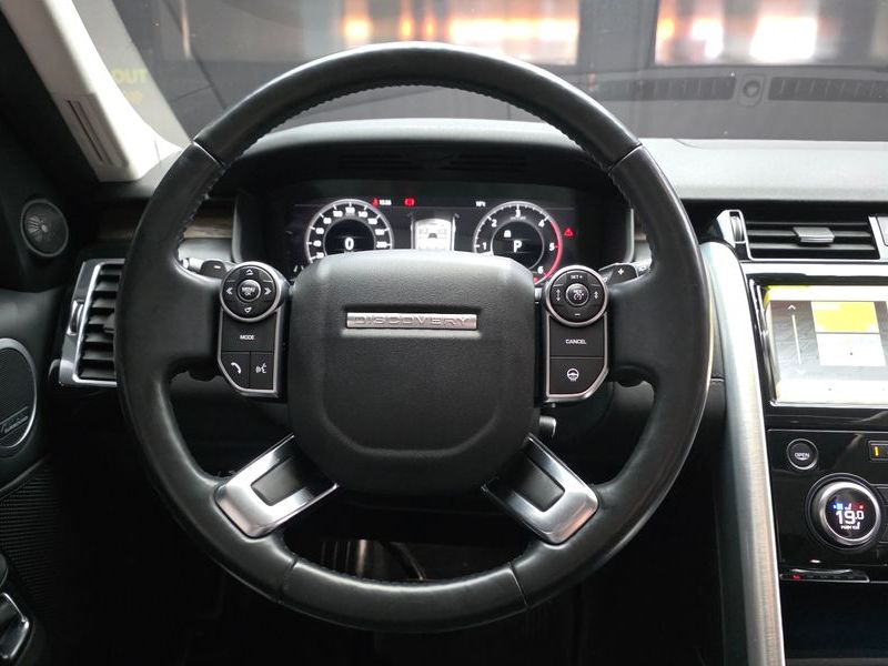 2018 Land Rover Discovery 3.0 TD6 HSE Luxury photo 13