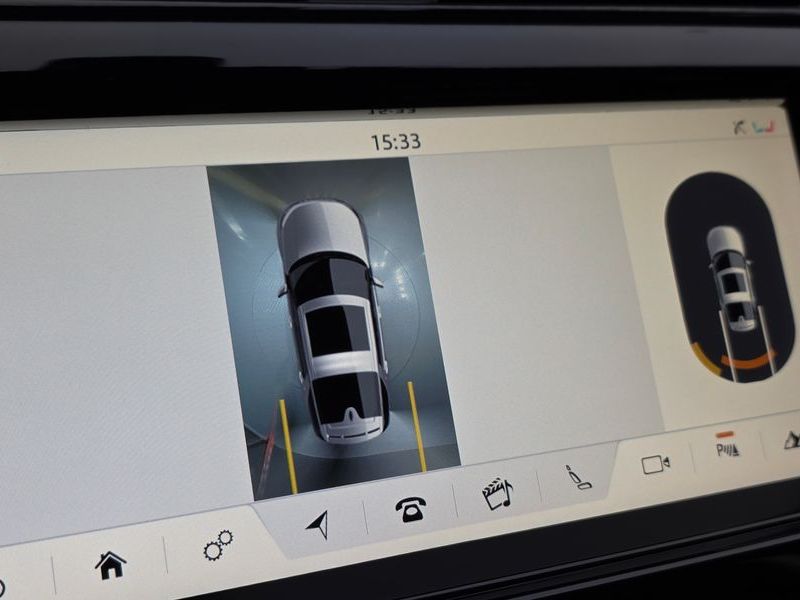 2018 Land Rover Discovery 3.0 TD6 HSE Luxury photo 16