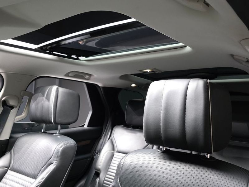 2018 Land Rover Discovery 3.0 TD6 HSE Luxury photo 18