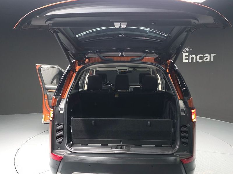 2018 Land Rover Discovery 3.0 TD6 HSE Luxury photo 20