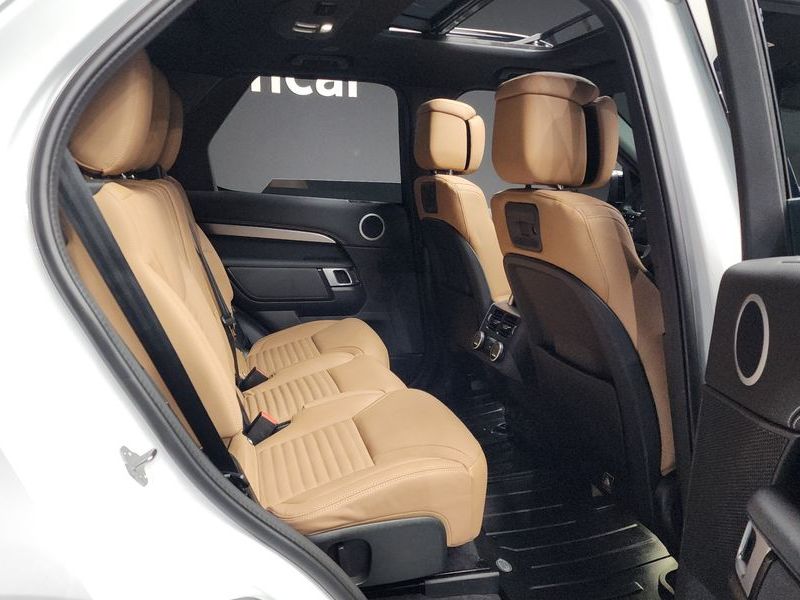 2025 Land Rover Discovery P360 Dynamic HSE photo 12