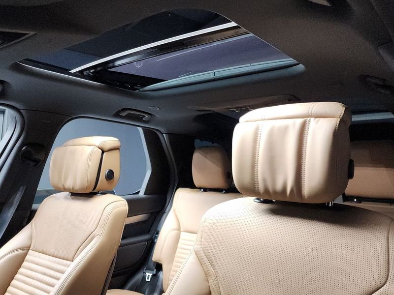 2025 Land Rover Discovery P360 Dynamic HSE photo 18
