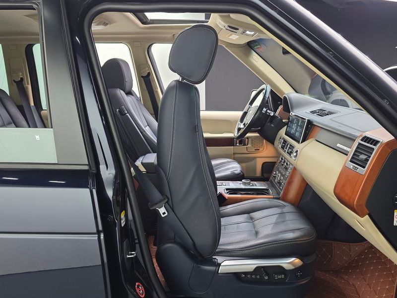 2012 Land Rover Range Rover 4.4 TDV8 Vogue photo 12
