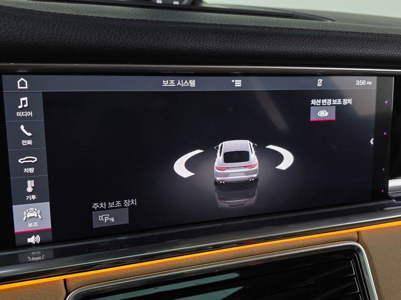 2018 Porsche Panamera 3.0 AWD photo 14