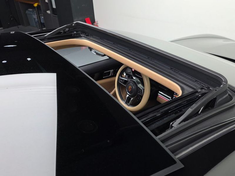 2018 Porsche Panamera 3.0 AWD photo 19