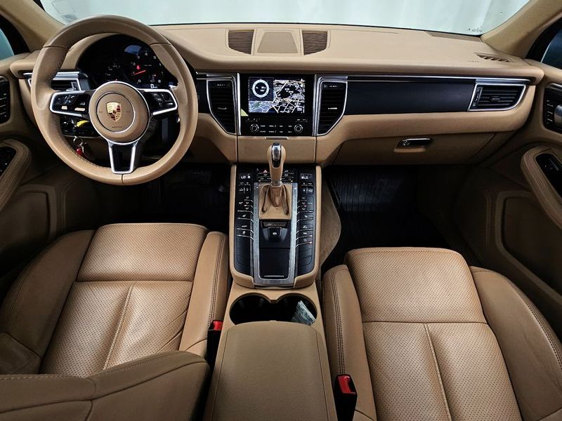 2017 Porsche Macan 2.0 95B photo 7