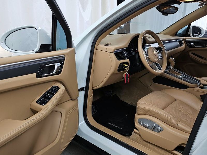 2017 Porsche Macan 2.0 95B photo 10