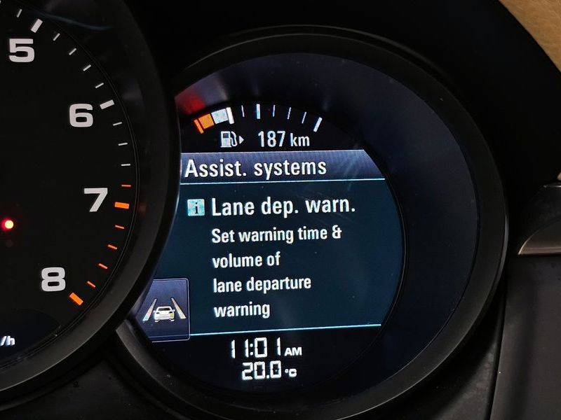 2017 Porsche Macan 2.0 95B photo 16