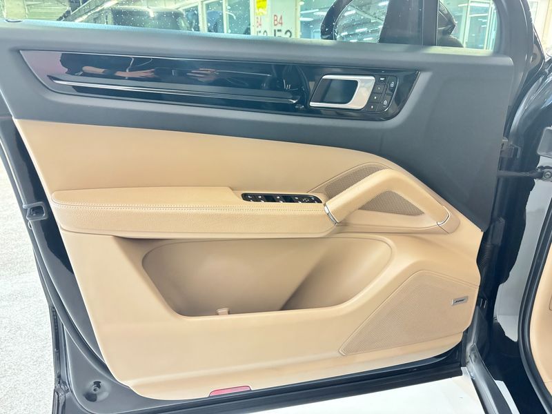 2021 Porsche Cayenne 3.0 photo 10