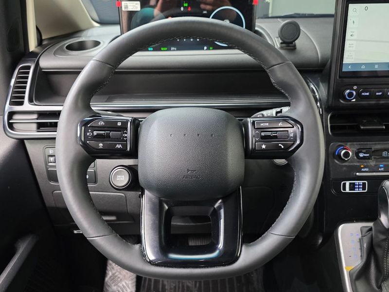 2026 Hyundai Staria HEV 1.6T Tourer 9-Seater Modern photo 12