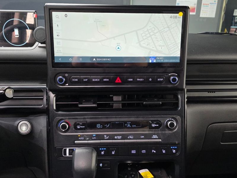 2026 Hyundai Staria HEV 1.6T Tourer 9-Seater Modern photo 28