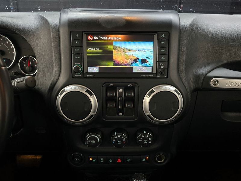 2016 Jeep Wrangler 3.6 Sahara 4Door photo 14