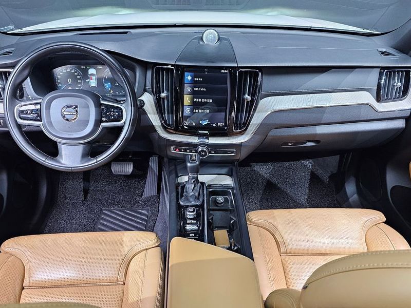 2020 Volvo XC60 T6 Inscription photo 7