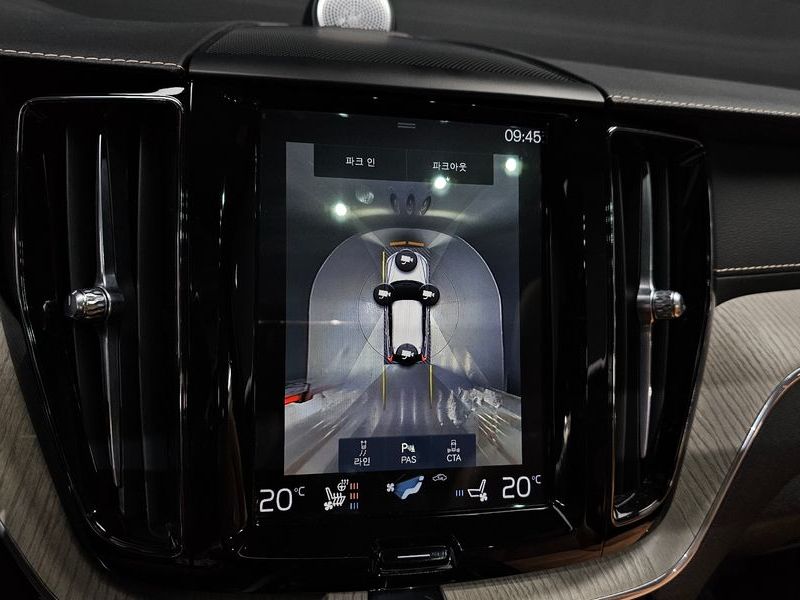 2020 Volvo XC60 T6 Inscription photo 13