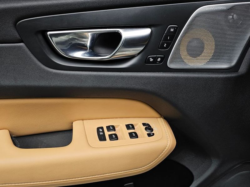 2020 Volvo XC60 T6 Inscription photo 17