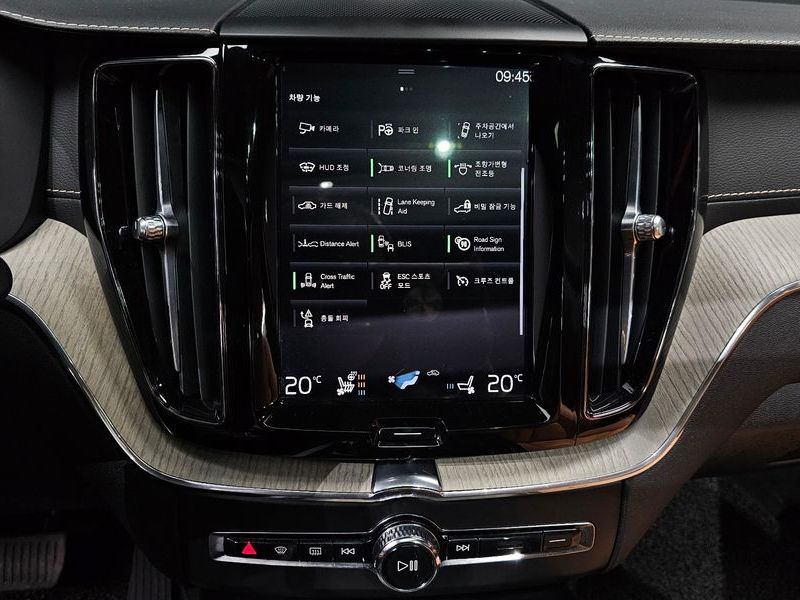 2020 Volvo XC60 T6 Inscription photo 20