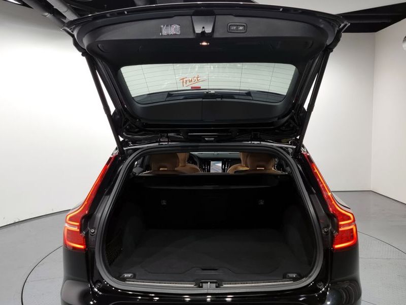 2024 Volvo V60 B5 Ultimate AWD photo 20