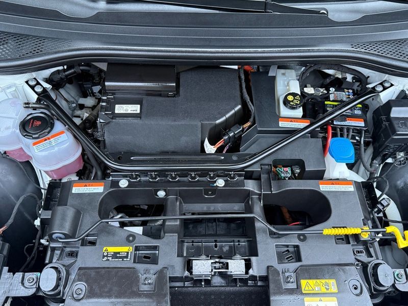 2023 Volkswagen ID.4 Pro photo 11