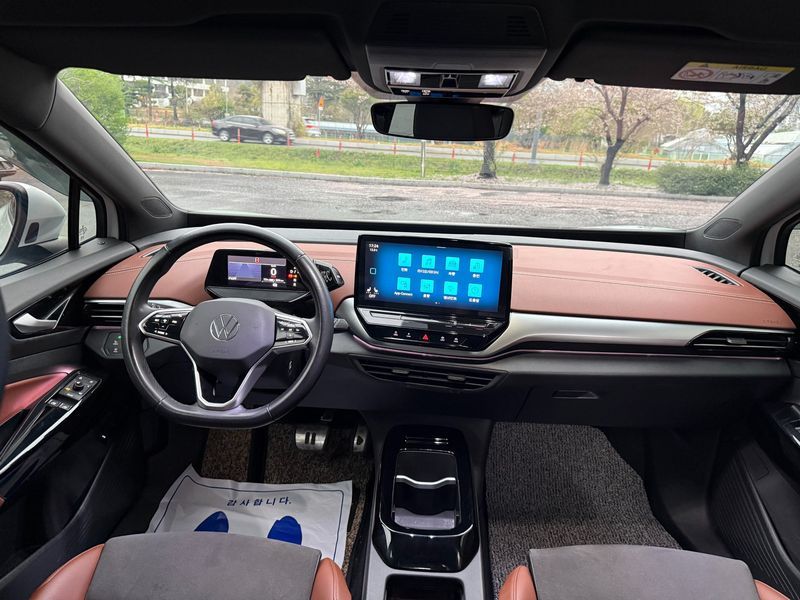 2023 Volkswagen ID.4 Pro photo 14