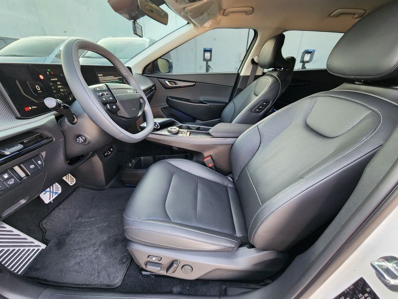 2026 Kia The New EV6 Long Range 2WD Earth photo 9