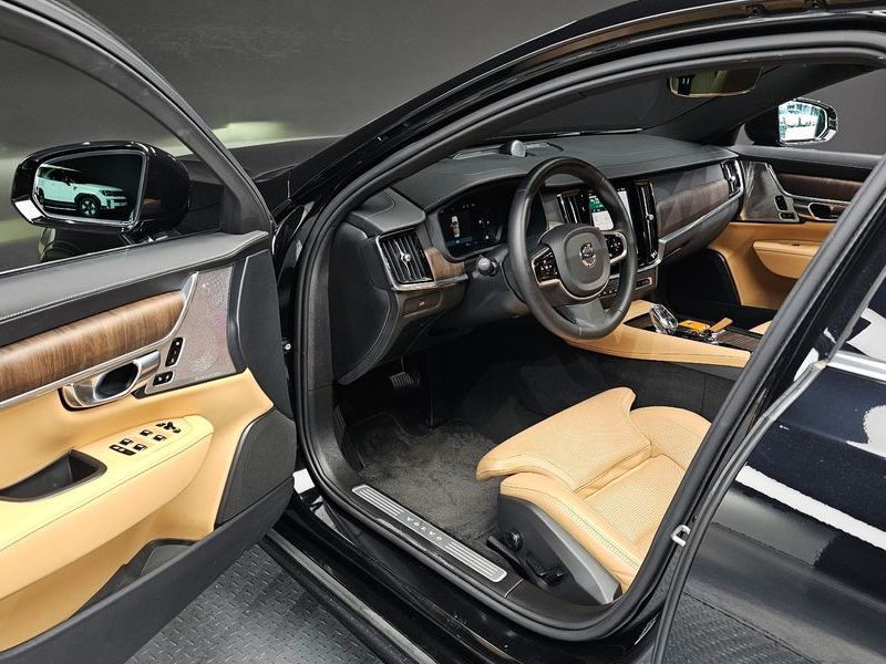 2023 Volvo S90 B6 AWD Ultimate Bright photo 11