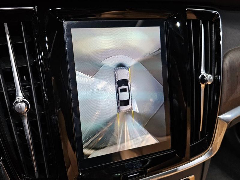 2023 Volvo S90 B6 AWD Ultimate Bright photo 15