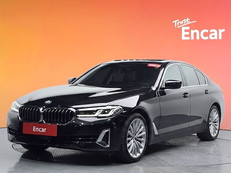 2023 BMW 5 Series 530i xDrive Luxury photo 1