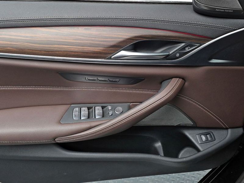 2023 BMW 5 Series 530i xDrive Luxury photo 24