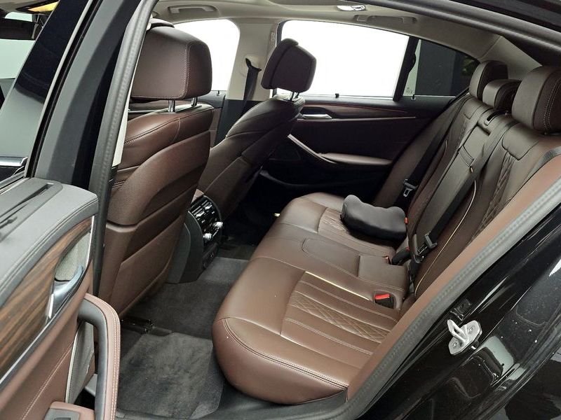 2023 BMW 5 Series 530i xDrive Luxury photo 26