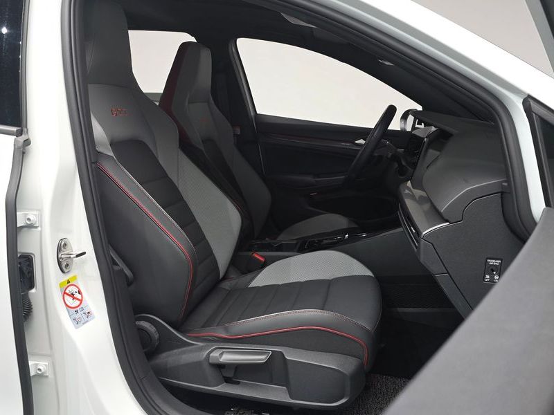 2023 Volkswagen Golf 2.0 GTI photo 10