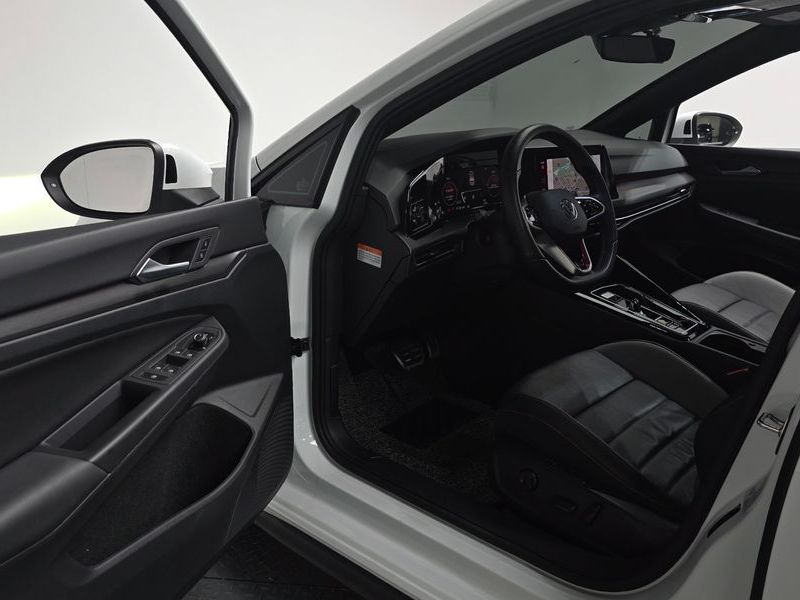 2023 Volkswagen Golf 2.0 GTI photo 11