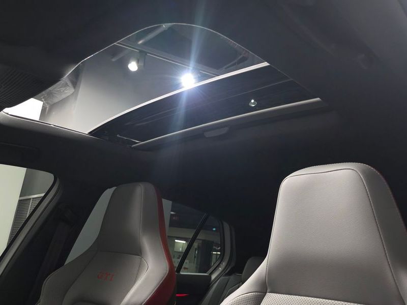 2023 Volkswagen Golf 2.0 GTI photo 16