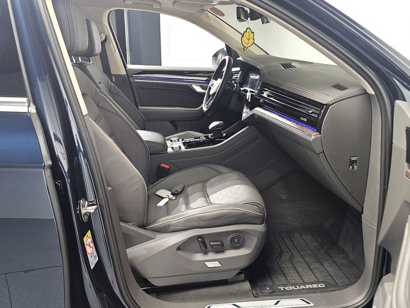 2023 Volkswagen Touareg 3.0 TDI Prestige photo 11