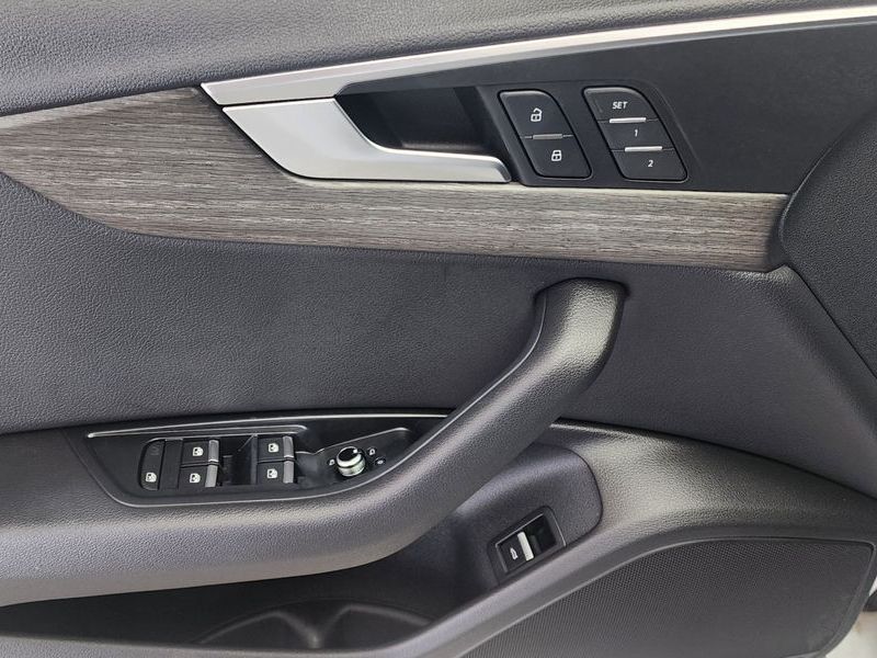 2019 Audi A4 40 TFSI Premium photo 13