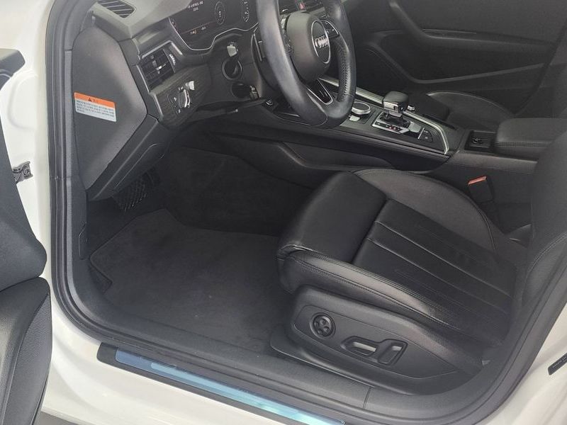 2019 Audi A4 40 TFSI Premium photo 14