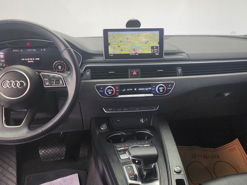2019 Audi A4 40 TFSI Premium photo 16