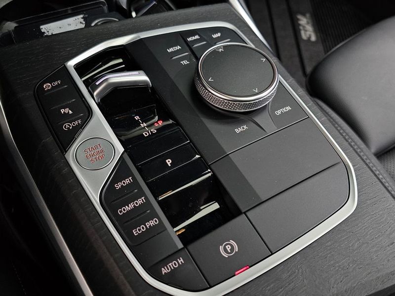 2024 BMW 3 Series 320i Touring photo 9