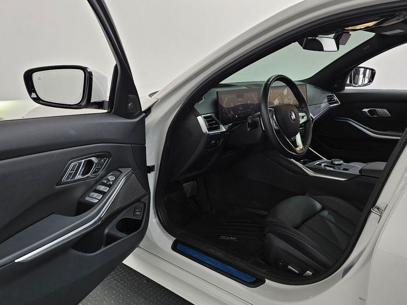 2024 BMW 3 Series 320i Touring photo 10
