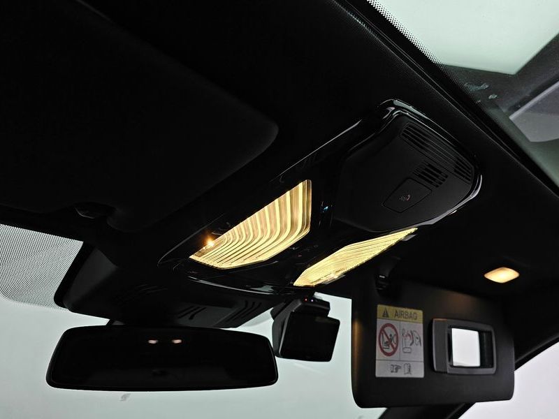 2024 BMW 3 Series 320i Touring photo 15